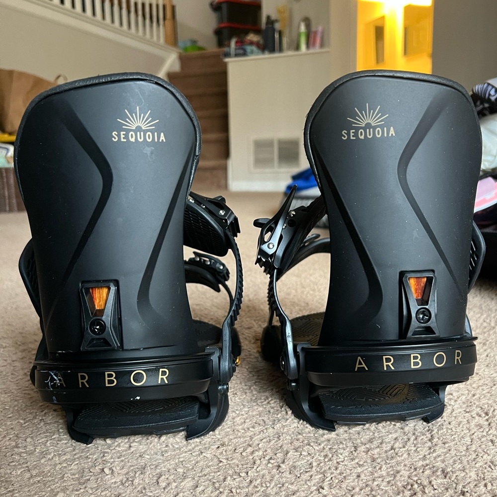 Arbor Sequioa Women’s Snowboarding bindings (Medium)